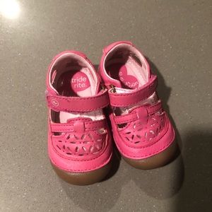Pink stride rite sandals (toddler girls)